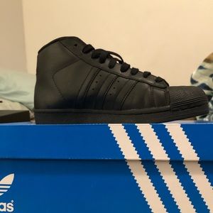 Adidas pro model all black